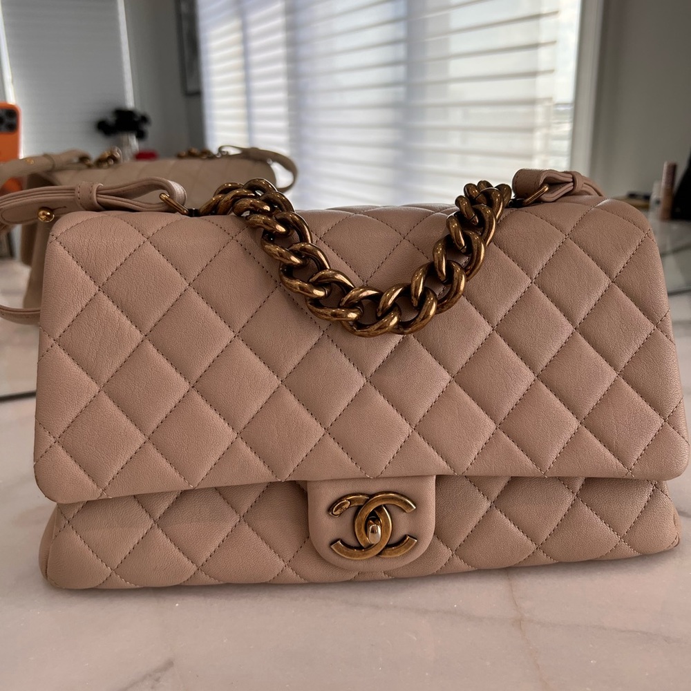 Chanel Trapezio Large Flapbag with handle